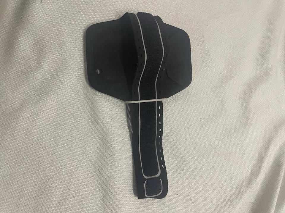 Belkin Sport Fit Plus Armband Phone Holder Case Fits iPhone 12 & Similar- Black - Image 4 of 4