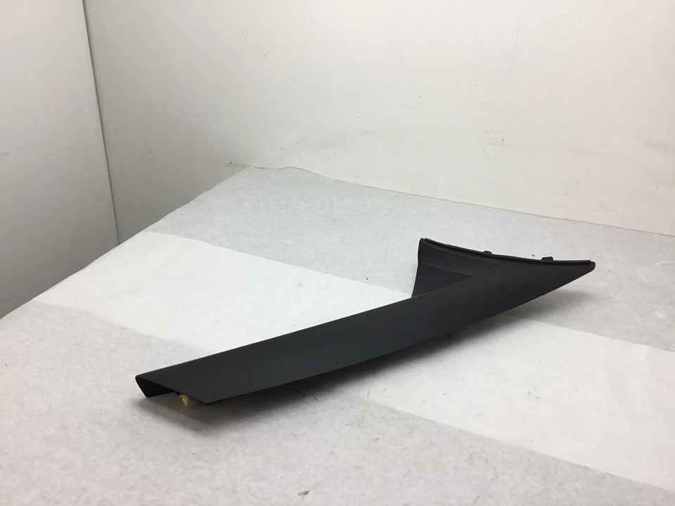 Panel de ajuste de cubierta de pilar A pasajero delantero derecho Mitsubishi Galant 9 04 05 06 |:Y Foto 2 de 4