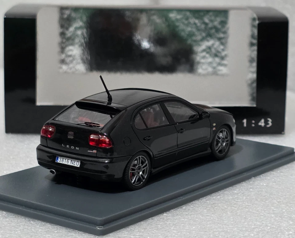Seat Leon Cupra R MKI 2003 Black 1:43 Neo NEO43816 EXTREMELY RARE!! - Image 2 of 4