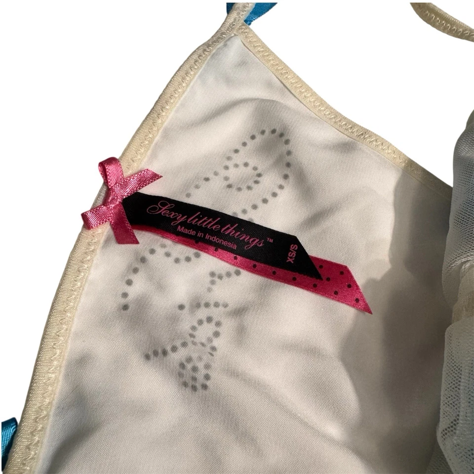 VICTORIA’S SECRET VINTAGE SEXY LITTLE THINGS TANGA DE SATÉN NOVIA LAZOS BRILLANTES Velo S Foto 3 de 3