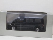 VW T5 Bus Multivan in schwarz VW-Box Minichamps 1:43
