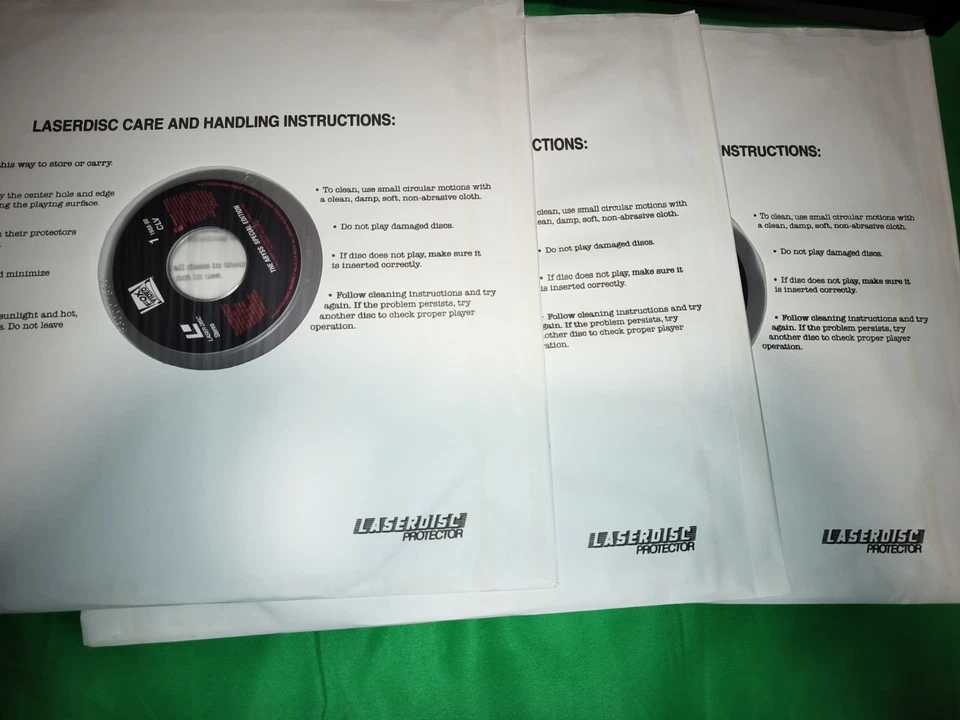 The Abyss 3-LASERDISC Boxed Set, Director's Pan Scan Edition, Full Screen - Image 4 of 4