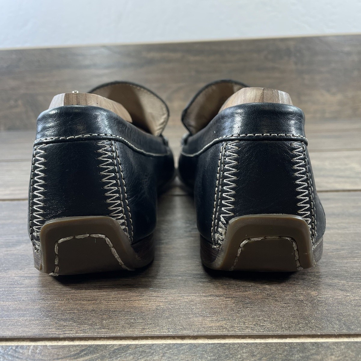Frye Lewis ring mens black leather slip on loafer moccasin shoes Frye Loafers Shoes Mens 9 Black Pebbled Leather Lewis Ring  main image 2