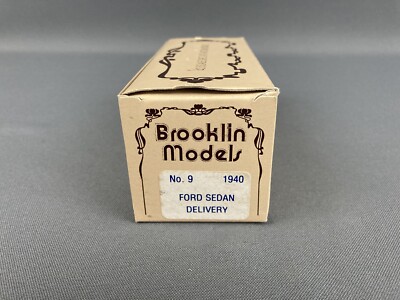 Modellautos Ford Custom 1/43 Brooklin line 4-Door Sedan türkis 1953
