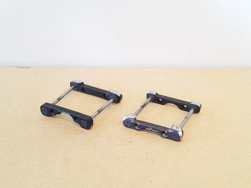  team xray xb9 luxury f/R a arm holder  - Image 2 of 2