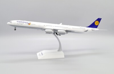 A340-600 LUFTHANSA ''FANHANSA'' REG: D-AIHN WITH STAND - JC WINGS EW2346005 1/200