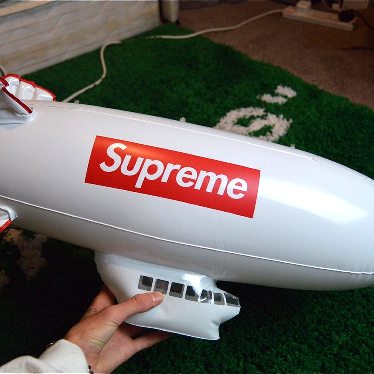 Supreme Inflatable Blimp FW17 2017 Red White Big Box Logo