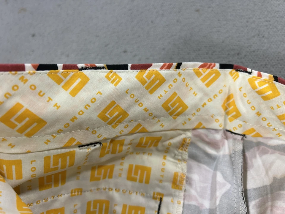 Nuevo con etiquetas Pantalones Cortos de Golf Loudmouth Para Hombres 34 Estampado de Tocino Rojo Negro Elástico Golf Fuerte Foto 3 de 4