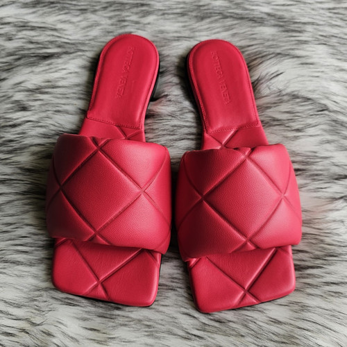 Bottega Veneta Red Quilted Leather Slip-On Slide Sandals Womens EU 36