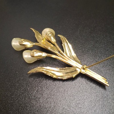 Vintage Art Deco Brooch 1920-1930's Calla Lily with pearl flower & white enamel
