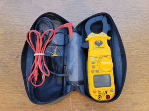 UEI Pro+ DL389 - TRMS Digital Clamp Multimeter w/ Bag and Leads NOT WORKING