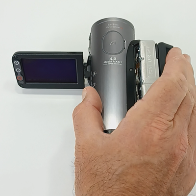 SONY HDV HANDYCAM HDR-HC3 ② Sony HDR-HC3 High-definition Mini DV digital camcorder at Crutchfield