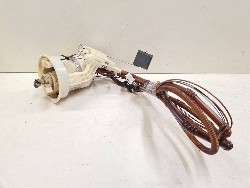 Mercedes-Benz E W211 2006 in tank fuel pump level sender  