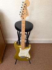 Fender Stratocaster 2018 Gold Solid RH 6-String Maple Neck/Fretboard MPN