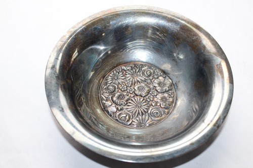 Vintage Handtuch EP Silber Teller Floral Schmuckschale mit erhabenem Wildblumen-Design - Bild 9 von 13