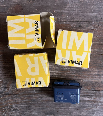 3 Stück Vimar Arké 19005.FX Steckdose Unterputz schwarz 19005.FX.0 