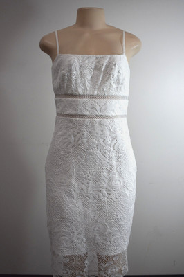 NWT Monique Lhuillier White Lace Cocktail Dress Size 6 US On Sale nt