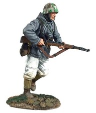 W. Britains BR25062 German Volksgrenadier in Parka Running with K-98 No.1
