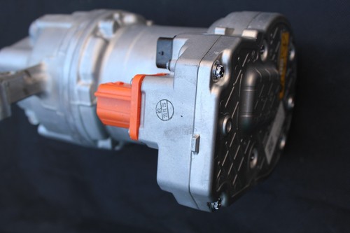 Genuine 2020-2024 TESLA MODEL Y AC COMPRESSOR PUMP With COVER 1501256-00-M OEM - Picture 5 of 8