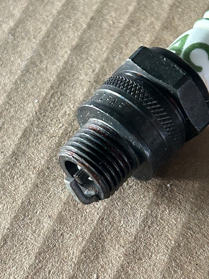 NOS Vintage AC Fire Ring Spark Plug Set GM 1559492 44 Copper Gasket