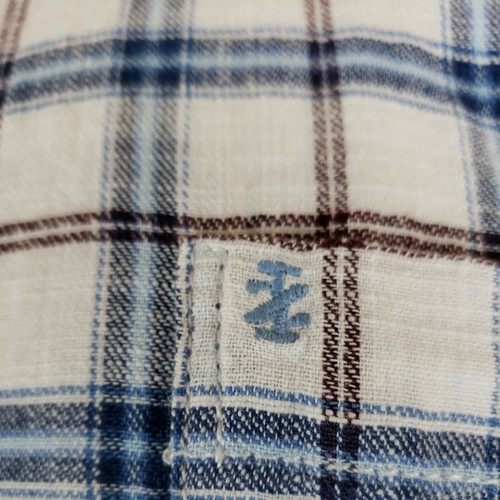 IZOD Shirt Men's Long Sleeve White Blue Plaid Button Down Size Medium - Picture 2 of 10