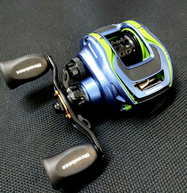 ダイワ　メガバス　FX68R メガバス FX 68 R 右ハンドル（ベイトリール) - 釣具の