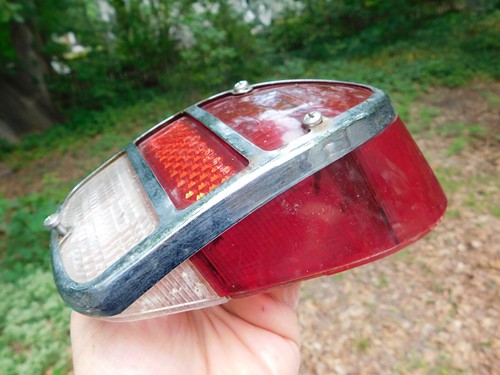 Luz trasera original Volkswagen Hella 365 ZR STDBR P1 67 y bonito bisel cromado - Imagen 5 de 6