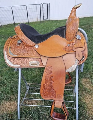 Circle Y Silver Fresh Premium 15” Western Versatility Saddle 2 Yrs Old - Image 1 of 4