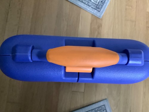 Fiskars Lot of 22 Paper Edgers & 18 Punches Art Craft Hard Sided Carrying Case - Picture 10 of 13