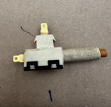 84-90 CORVETTE C4 BRAKE PEDAL LIGHT SWITCH 25524847