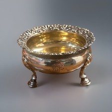Antique Tiffany Co Sterling Silver Repousse Rim Decor Open Salt Cellar on 3 Feet