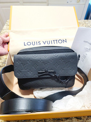 Louis Vuitton Steamer Messenger Black Monogram Crossbody Zip Detachable Strap