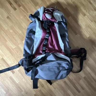 Adventuridge Trekkingrucksack grau/rot, Hüftgurt, gepolsterte Gurte