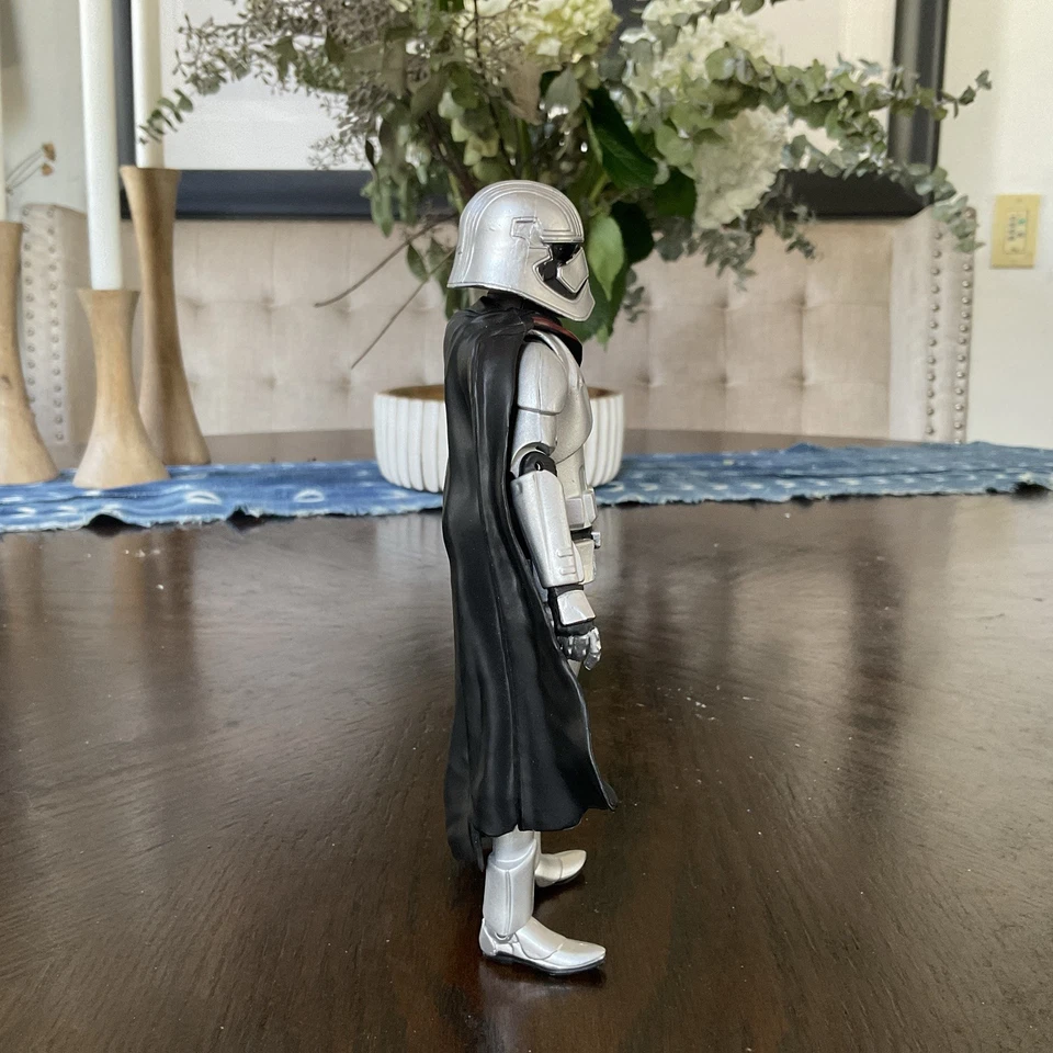 Figura de acción Hasbro Star Wars Elite Series DieCast Capitana Phasma | Tal cual Foto 3 de 4