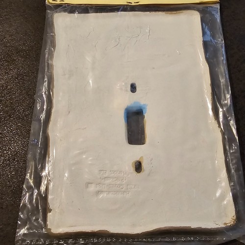 Vintage 70s Cover Ups Ceramic Blue Iris Flower Light Switch Cover Plate NOS New - Picture 9 of 13