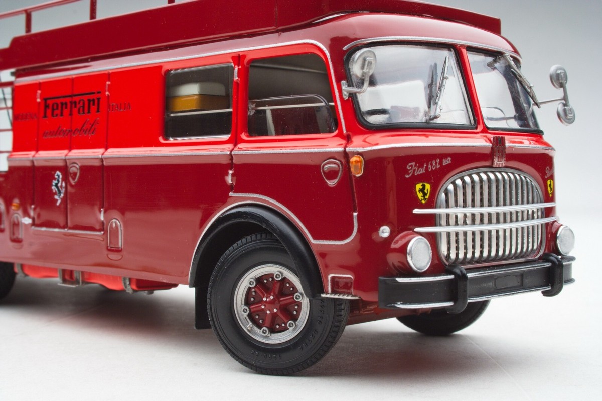 Exoto 43 | BARTOLETTI 682 | 1961/67 Scuderia Ferrari Transporter