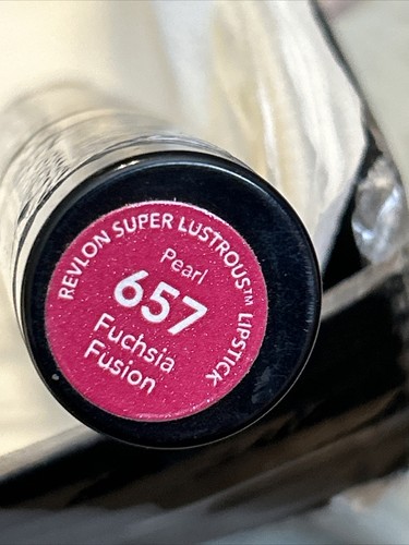 Revlon Super Lustrous Pearl Lipstick In 657 FUCHSIA FUSION FACTORY SEALED