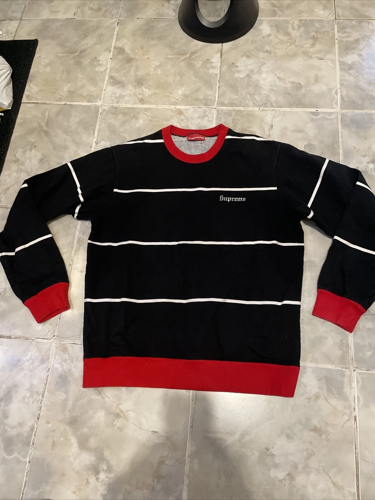 Col rond rayé Supreme FW17 taille M noir blanc rouge