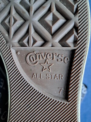 Size 7 - Converse Chuck Taylor All Star With Gore-Tex 