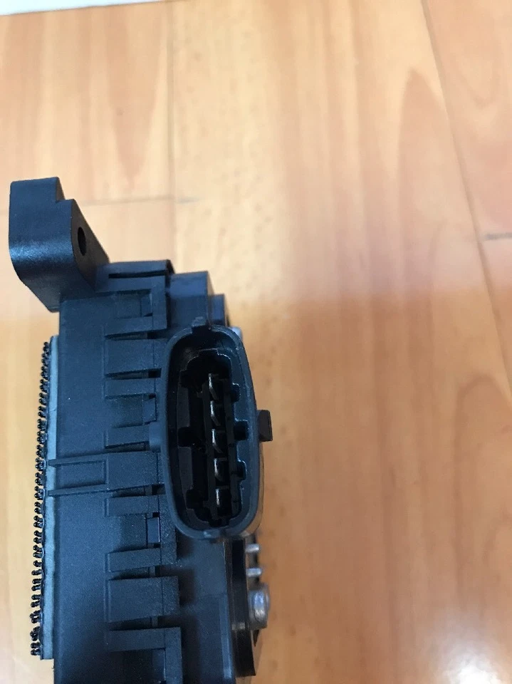 Módulo de bomba de combustible Volvo S40 C70 XC90 S60 07 06 05 PEM 4N5T-9C105-AG  Foto 3 de 4