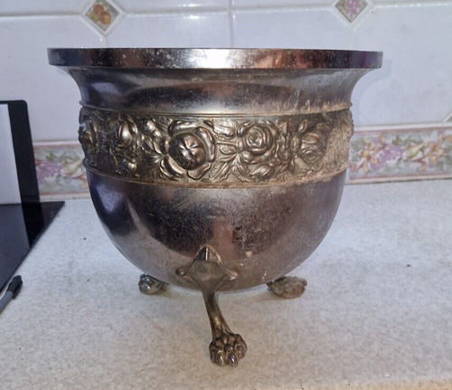 VINTAGE LARGE GALVANISED PLANTER ON 3 LIONS FEET 12" DIAMETER - 第 5/8 張圖片