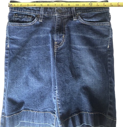 Signature Levi Strauss Womens 4 Bermuda Denim Jean Shorts 28” Waist 9” Inseam - Picture 2 of 11