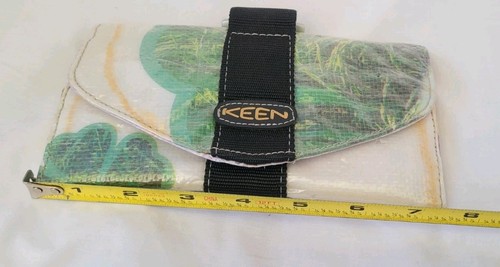 KEEN recycelte Geldbörse 7,5x4 Upcycling Werbetafel Öko Brieftasche Ausweisetui Druckknopf grün - Bild 10 von 11