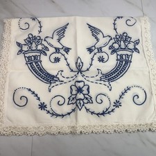 VTG Embroidered Dresser Scarf Table Runner Cr...