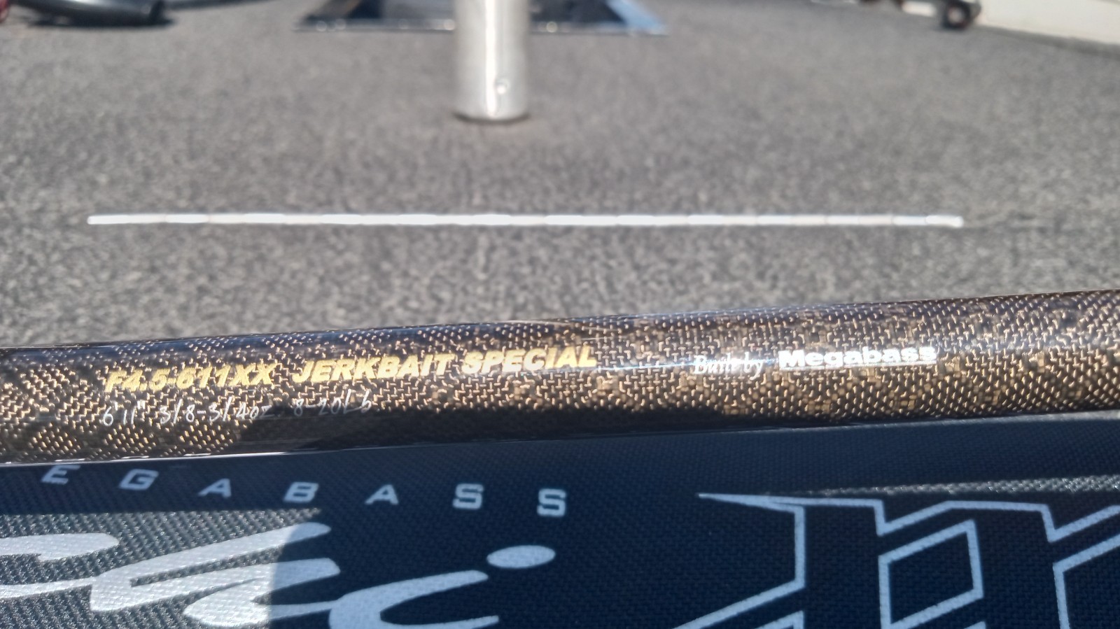 MEGABASS OROCHI XX F4.5-611XX JERKBAIT SPECIAL BAIT CASTING ROD  - Image 4