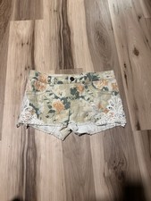 Mossimo Supply Co. Floral Denim ShortsSize 6. Women s Great Condition
