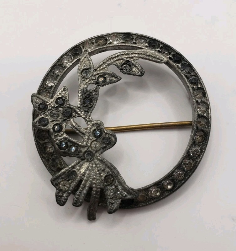 Vintage Brooch Round With Flower And Faux Crystals