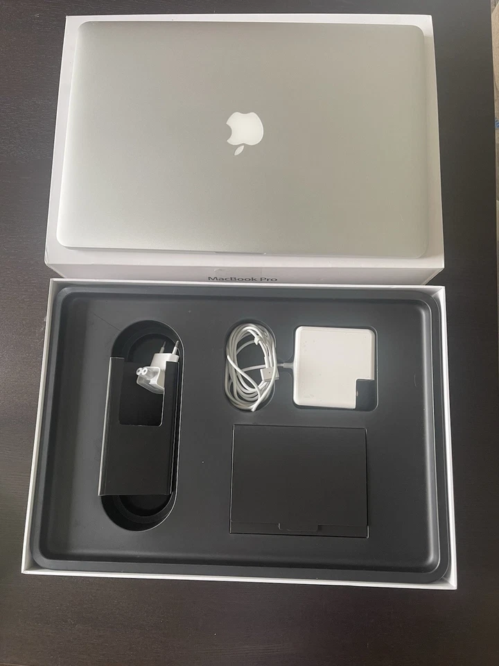 Apple MacBook Pro Retina 15,4 Zoll, 256 GB SSD, Intel Core i7 2,0 GHz - Bild 2 von 4