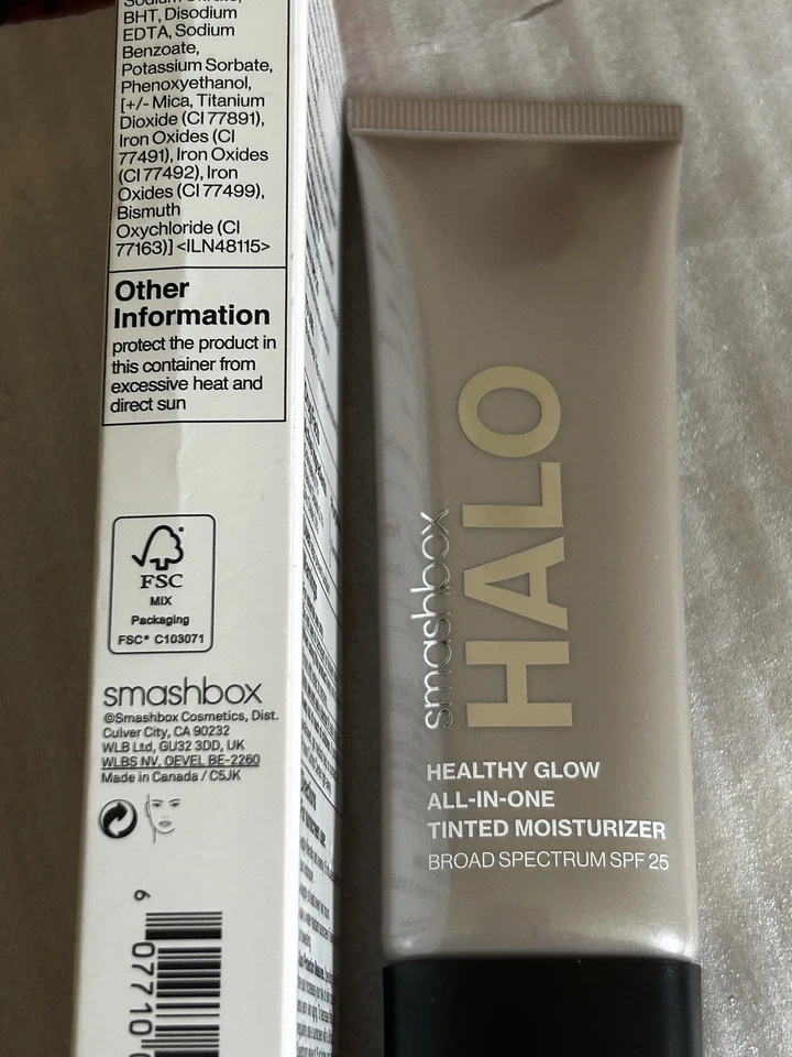 Smashbox Halo Healthy Glow All-In-One Tinted Moisturizer SPF 25 Light Olive 40ML - Image 2 of 4