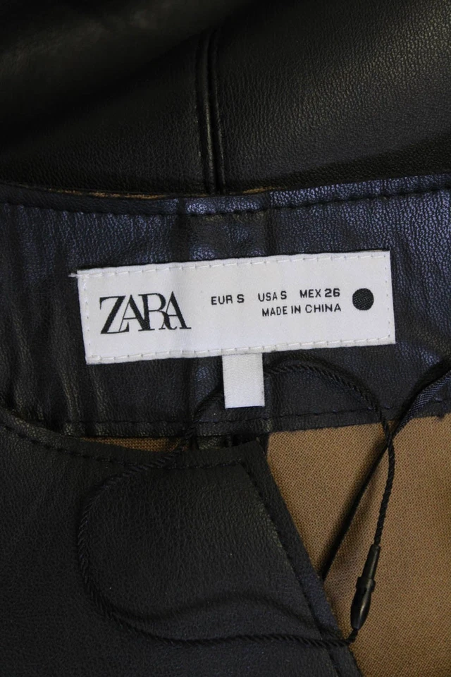 Vestido recto sin mangas de cuero sintético negro talla pequeña de Zara para mujer Foto 4 de 4